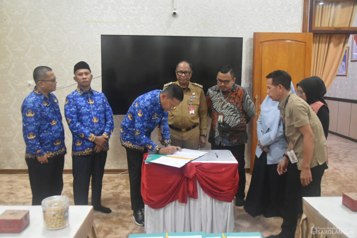 17 Desember 2024 - Penandatanganan MOU Antara Pemerintah Kabupaten Sarolangun Dengan Bank Syariah Indonesia, Bertempat di Rumah Dinas Bupati Sarolangun