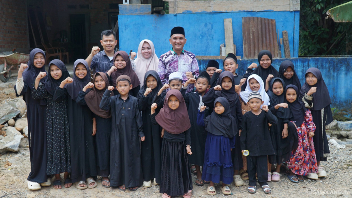 4 April 2026 Bupati Sarolangun Menghadiri Resepsi Pernikahan dan Silaturahmi dengan Masyarakat Desa Padang Jering Kecamatan Batang Asai
