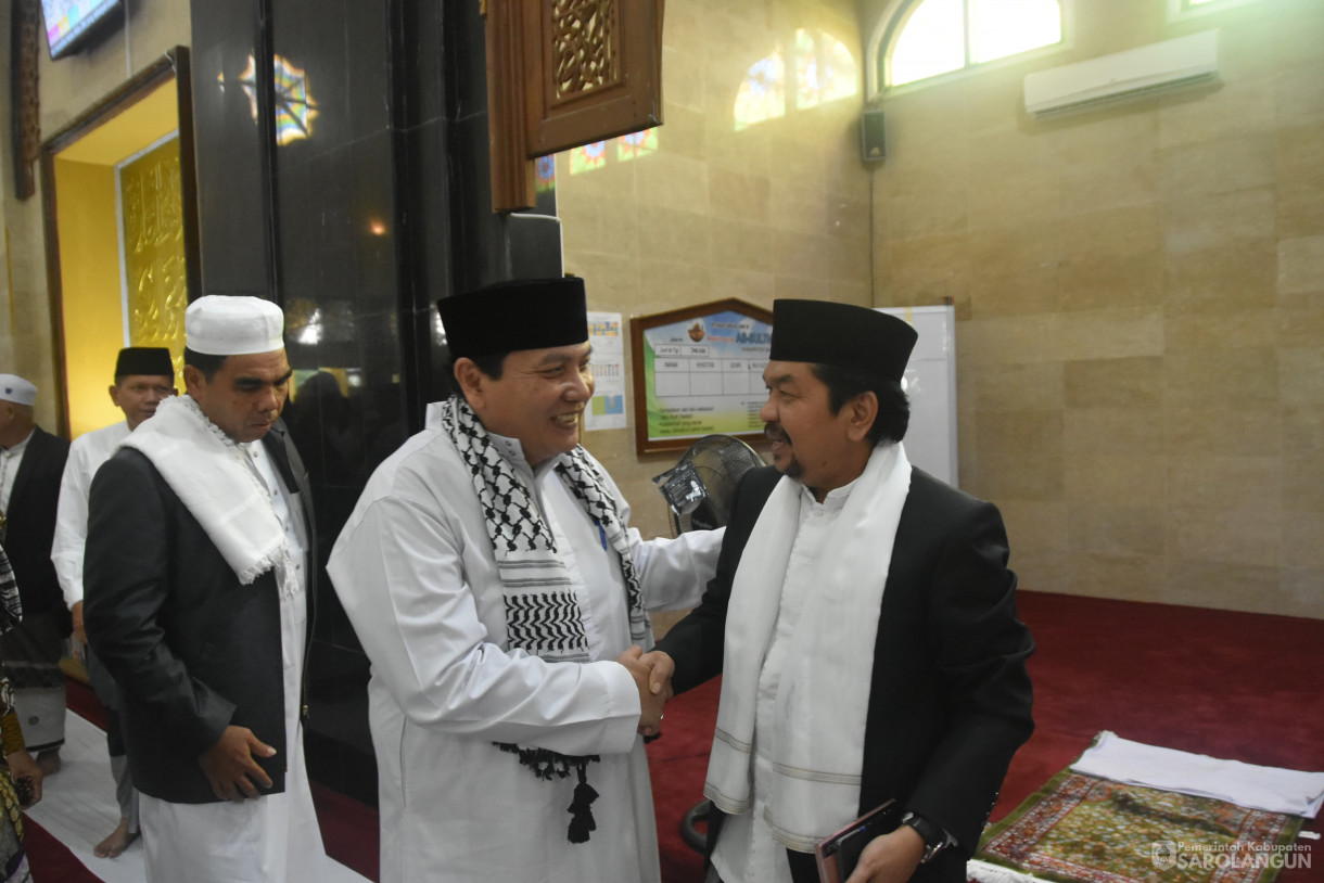 17 Juni 2024 - Sholat Idul Adha Di Masjid Assulthon Dan Serah Terima Hewan Kurban Dari Pemkab Sarolangun Untuk  Masjid Assulthon