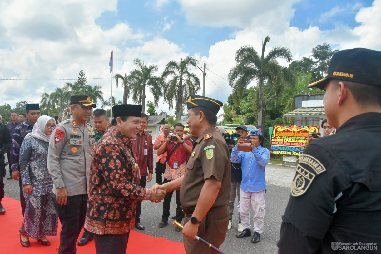 13 Juni 2024 - Penyambutan Kepala Kejaksaan Negeri Sarolangun Di Kantor Kejaksaan Negeri Sarolangun