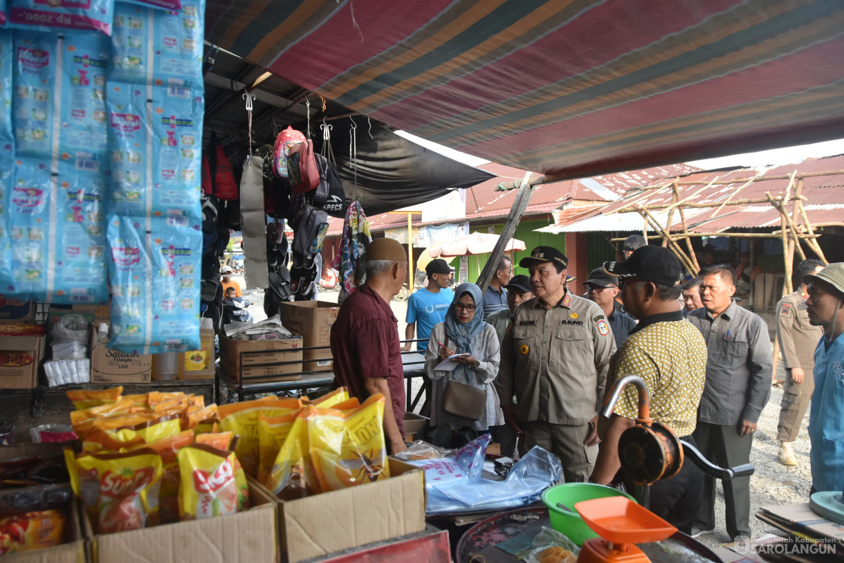 15 Juni 2024 - Sidak Pasar Dalam Rangka Mengecek Harga Dan Ketersediaan Bahan Pokok Mebjelang Hari Raya Idul Adha Di Pasar Atas Sarolangun