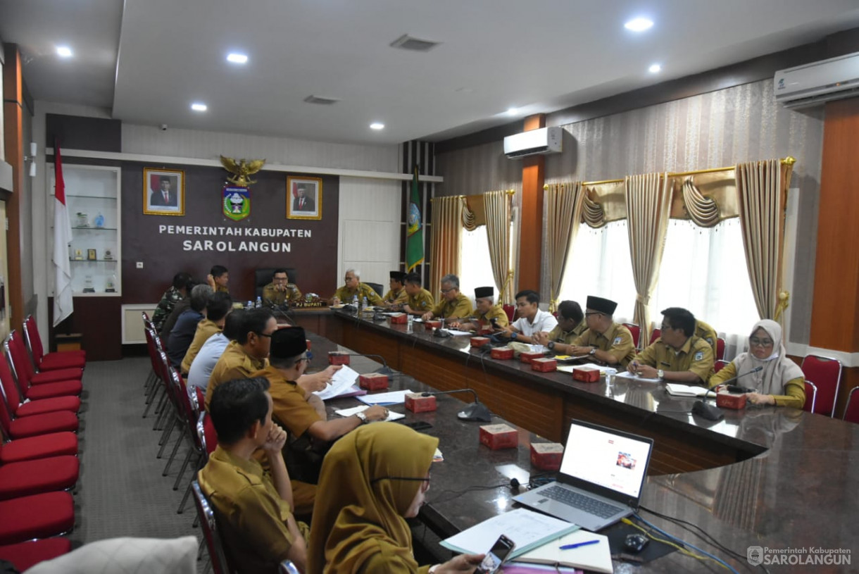 18 September 2023 - Penjabat Bupati Sarolangun Menghadiri Rapat TPID Via Zoom Meeting di Ruang Pola Kantor Bupati Sarolangun