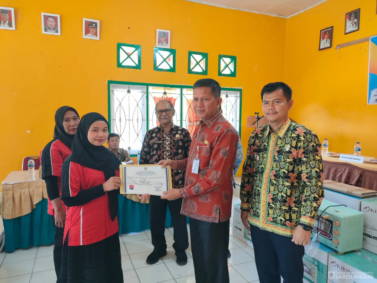 12 Juni 2025 - Penutupan Pelatihan Keterampilan Berbasis kompetensi Bertempat di Ruang Aula Kantor Camat Batin VIII