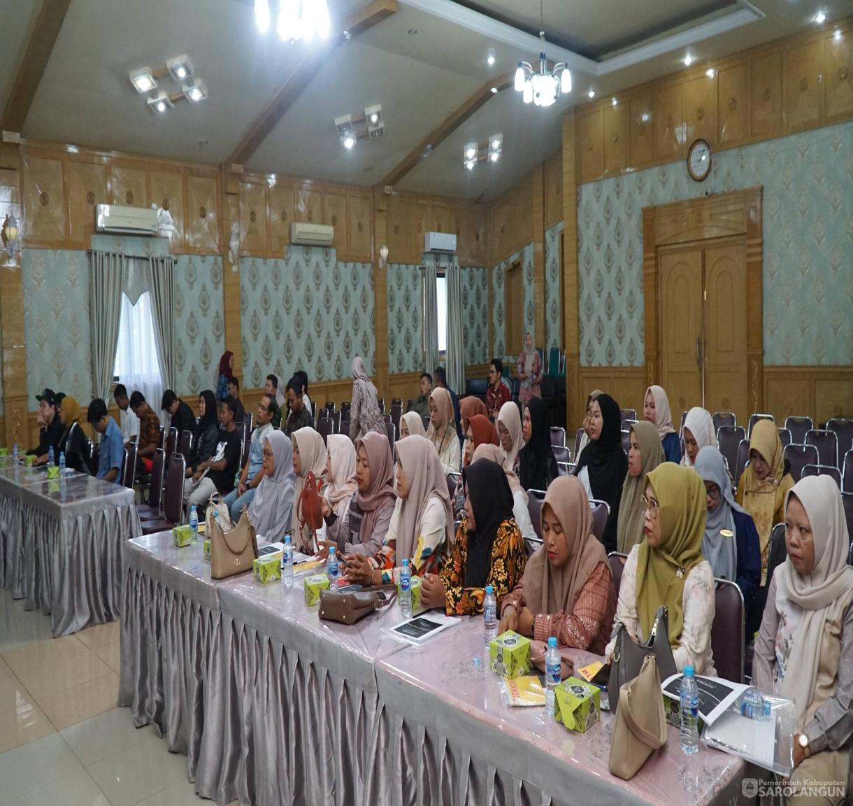 21 Mei 2026 Staff Ahli Bupati Bidang Pemerintah Hukum dan Politik Membuka Kegiatan&nbsp; Sosialisasi PP No. 28 Tahun 2025 tentang Perizinan Berusaha Berbasis Resiko dan Pelaporan Kegiatan Penanaman Modal di Aula Utama Kantor Bupati Sarolangun