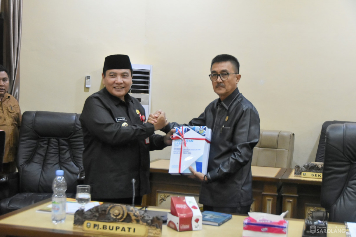 11 Juni 2024 -Rapat Paripurna Di Gedung DPRD Sarolangun