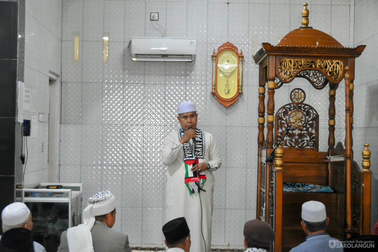 17 November 2023 - Penjabat Bupati Sarolangun Melaksanakan Jumling di Masjid Nurul Falah Kelurahan Aurgading Sarolangun