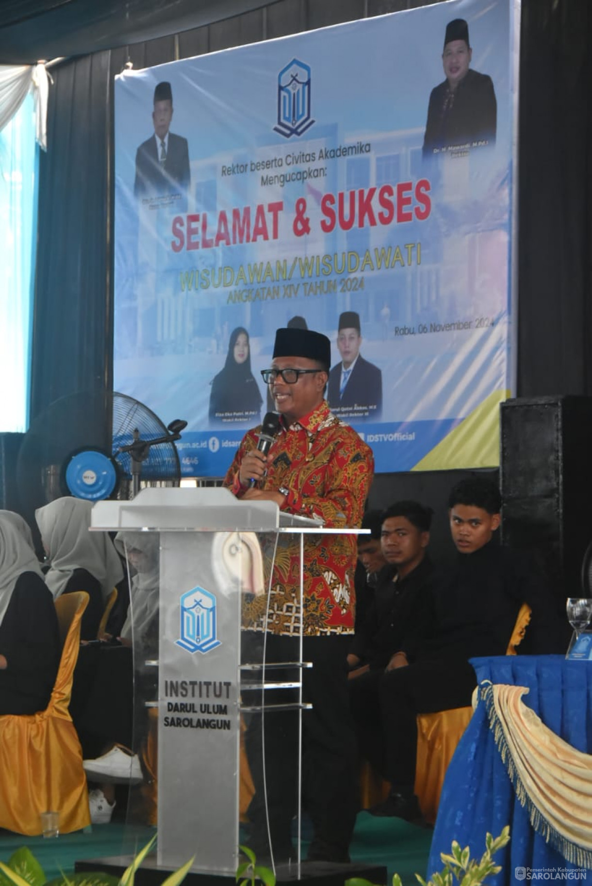 6 November 2024 - Sidang Senat Terbuka Institut Darul Ulum Sarolangun Dalam Rangka Dies Natalis I dan Wisuda Sarjana Angkatan XIV Tahun 2024, Bertempat di Institut Darul Ulum Sarolangun