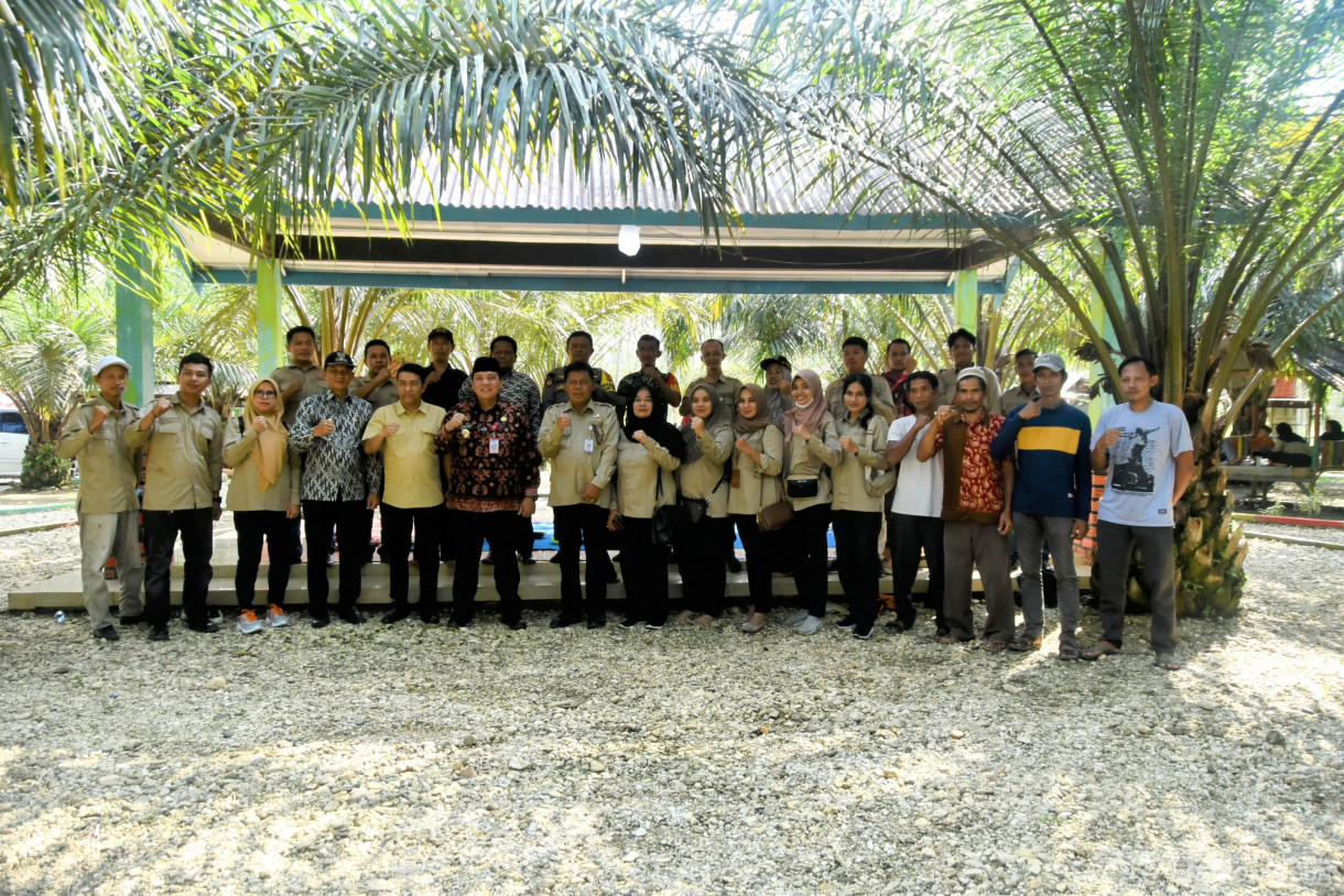 13 Juni 2024 - Penebaran Benih Ikan Di Wisata Sungai Singkut Desa Payolebar Kecamatam Singkut