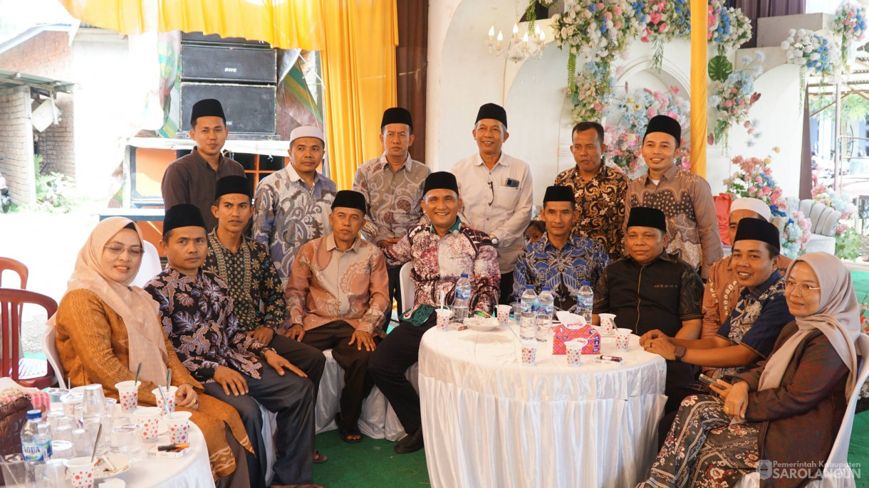 4 April 2026 Bupati Sarolangun Menghadiri Resepsi Pernikahan dan Silaturahmi dengan Masyarakat Desa Padang Jering Kecamatan Batang Asai