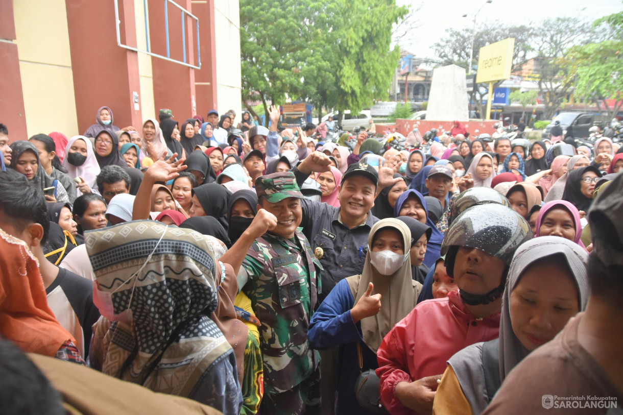 12 November 2023 - Penjabat Bupati Sarolangun Menghadiri Gerakan Pasar Murah Dalam Rangka Penanganan Inflasi di Ceria Toserba Sarolangun