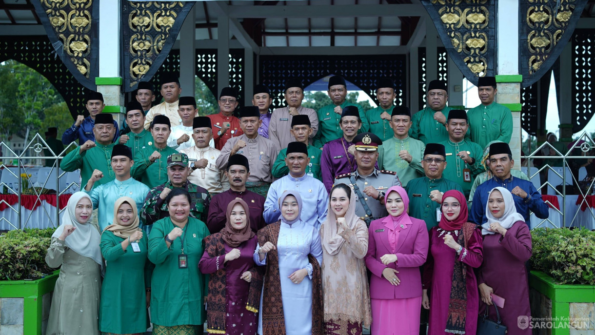 5 Mei 2026 Bupati Sarolangun Pimpin Upacara Peringatan Hari Pendidikan Nasional di Lapangan Gunung Kembang Sarolangun