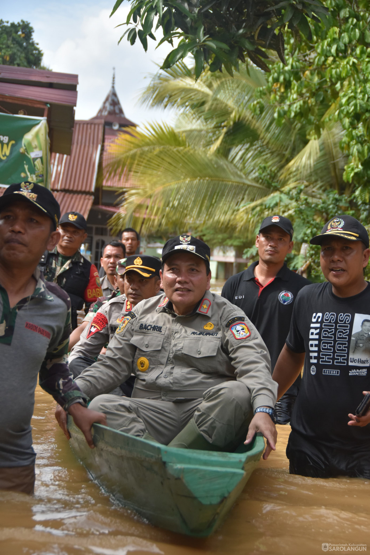 13 Januari 2024 - Meninjau Lokasi Terdampak Banjir Sekaligus Memberikan Bantuan Di Desa Pulau Pinang Dan Ladang Panjang