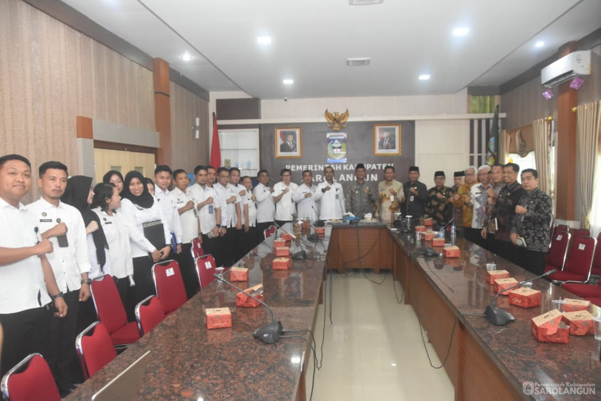 Penandatanganan Kerjasama Antara Pemerintah Kabupaten Sarolangun dengan Kantor Wilayah Direktorat Jenderal Imigrasi Jambi