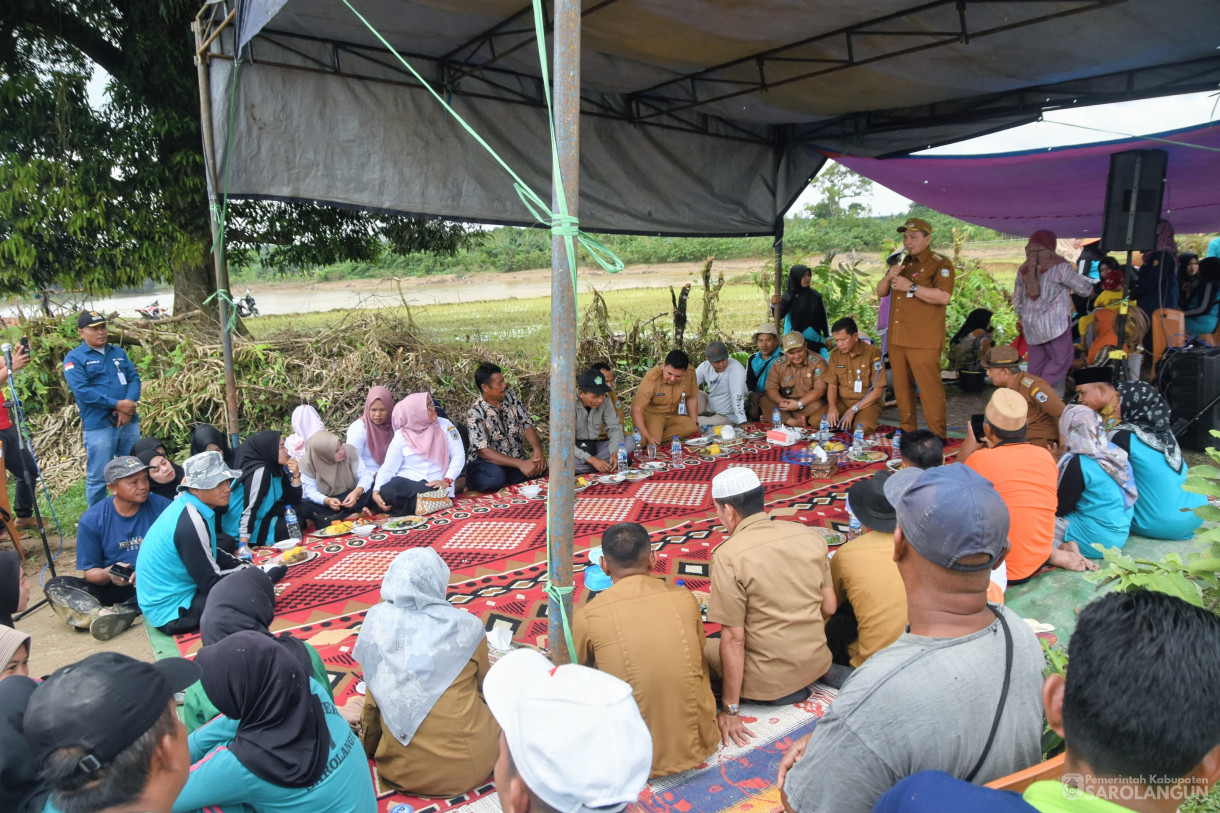 13 Februari 2024 - Tanam Padi Sawah Demplot Benih Padi Varitas IPB 3 Sakti Bersama Siswa Siswi Smkn 7 Sarolangun Di Desa Lubuk Sayak Kecamatan Pelawan