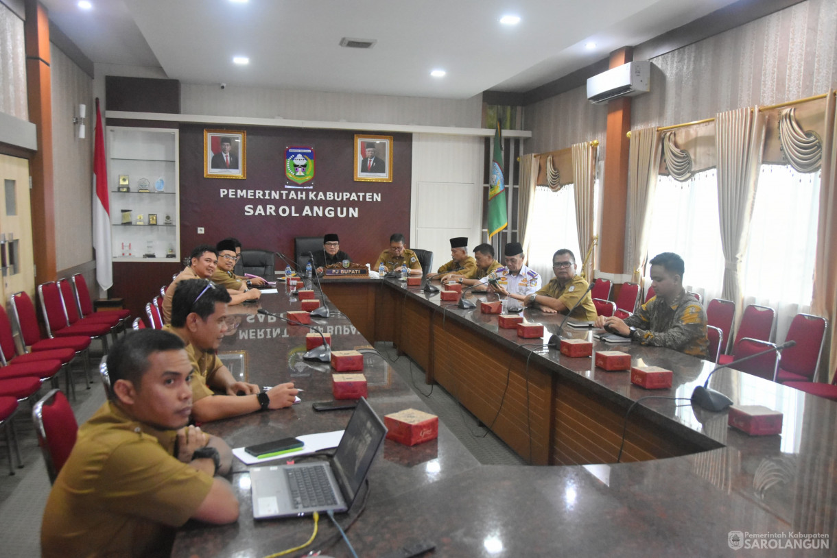 11 Juni 2024 -&nbsp;Rapat TPID Bersama Gubernur Jambi Via Zoom Meeting&nbsp; Di Ruang Pola Utama Kantor Bupati Sarolangun