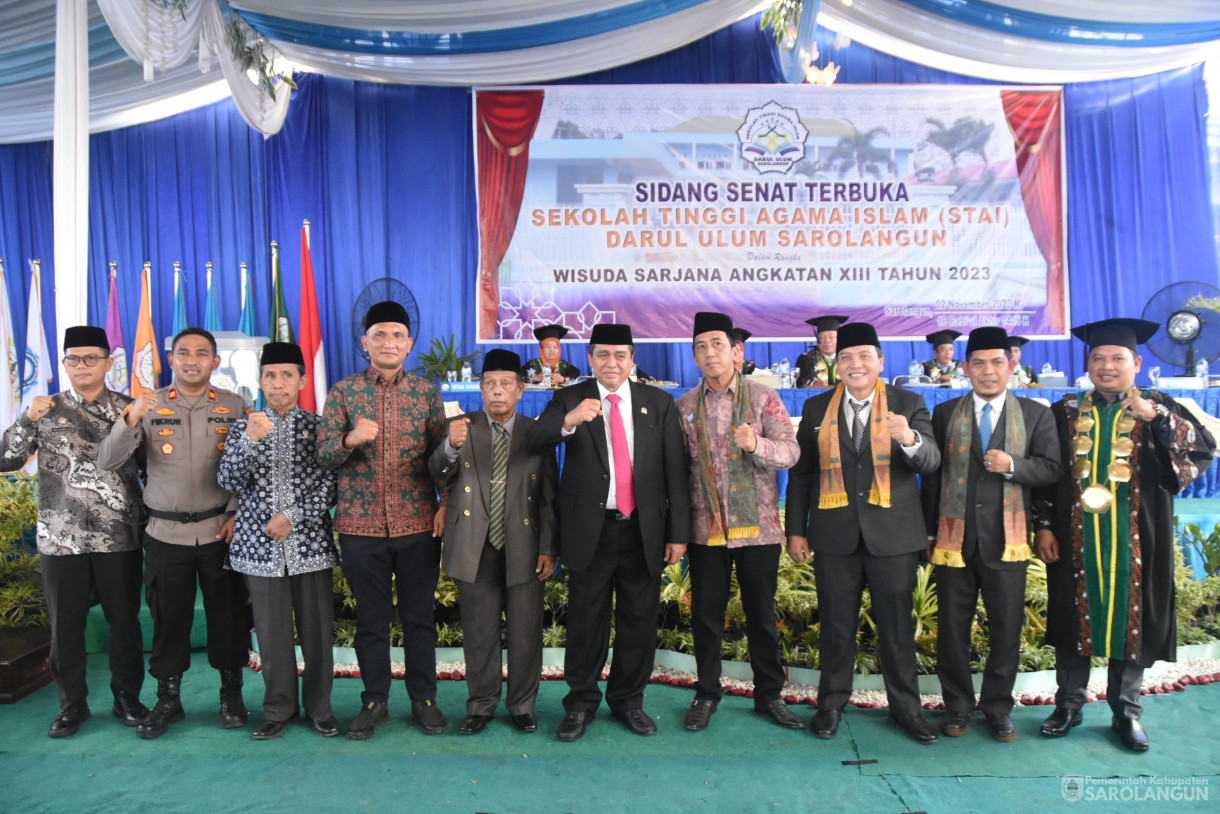 2 November 2023 - Penjabat Bupati Sarolangun Menghadiri Wisuda Sarjana Angkatan XIII Tahun 2023 Di Sekolah Tinggi Agama Islam Darul Ulum Sarolangun