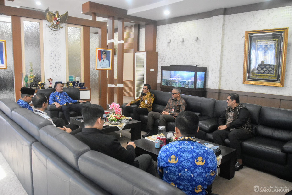 17 Juni 2025 - Audiensi dengan Kepala OJK dan Dirut Bank Jambi
