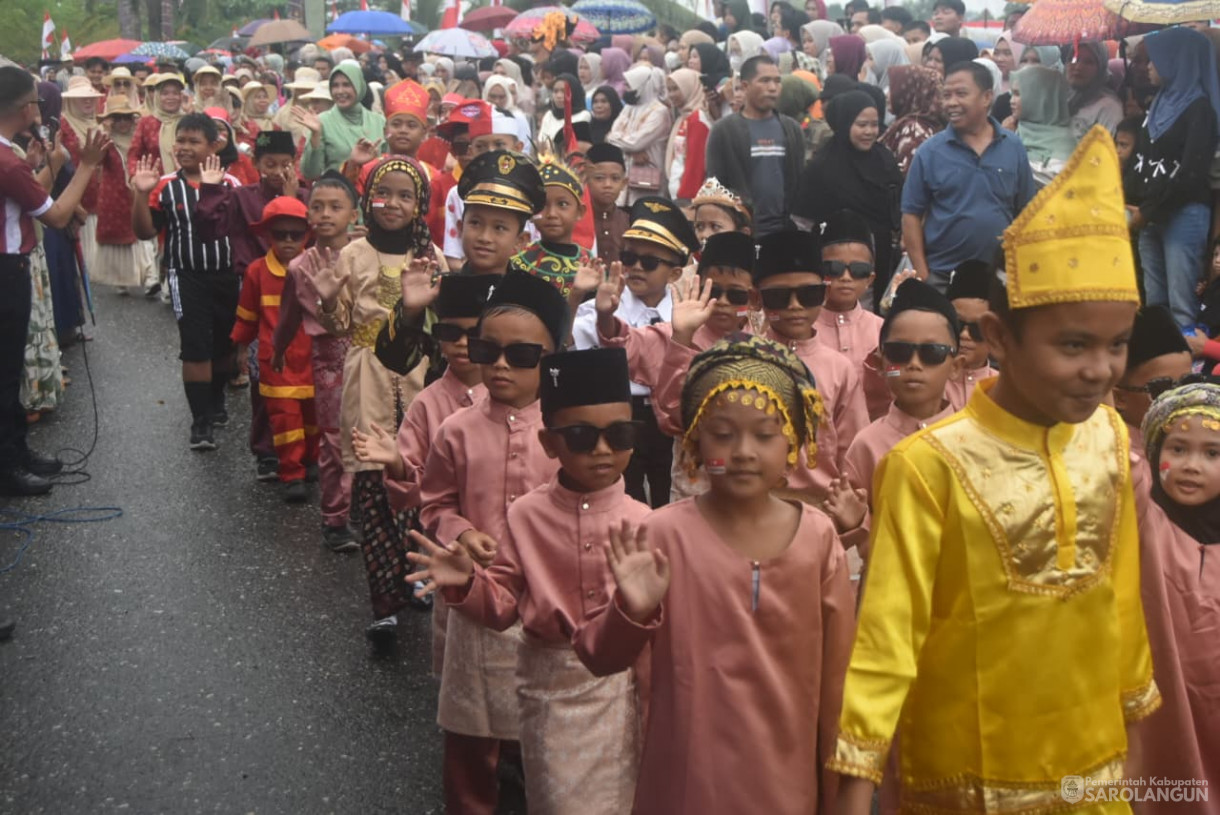 18 Agustus 2025 Pawai Pembangunan di Depan Rumah Dinas Bupati Sarolangun