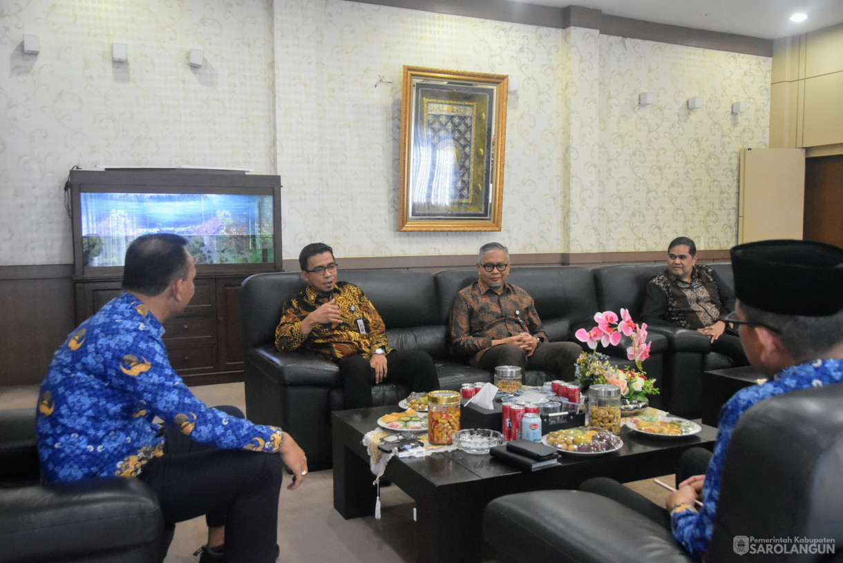 17 Juni 2025 - Audiensi dengan Kepala OJK dan Dirut Bank Jambi