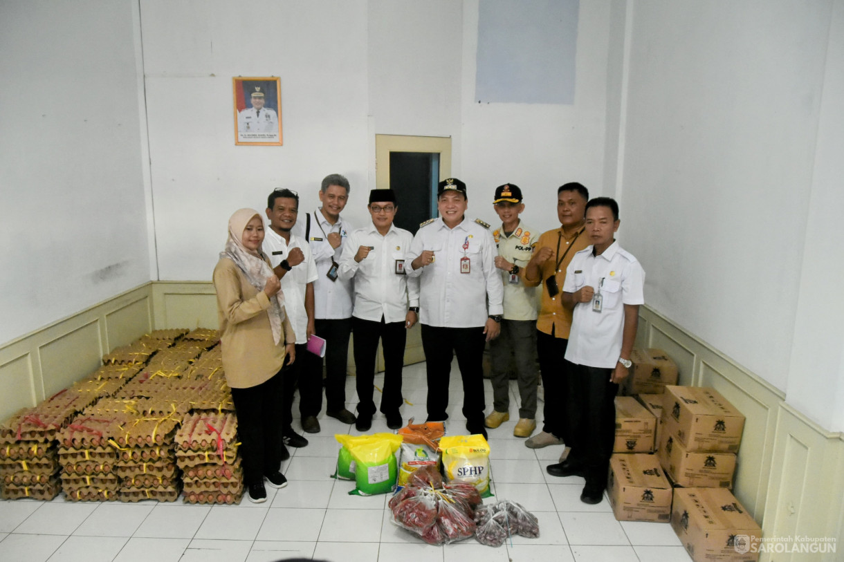 29 Mei 2024 - Launching Kedai Pangan Pemkab Sarolangun Di Ceria Toserba Sarolangun, Gerakan Pasar Murah, Meninjau Harga Bahan Pokok Di Pasar Atas Sarolangun, Meninjau J