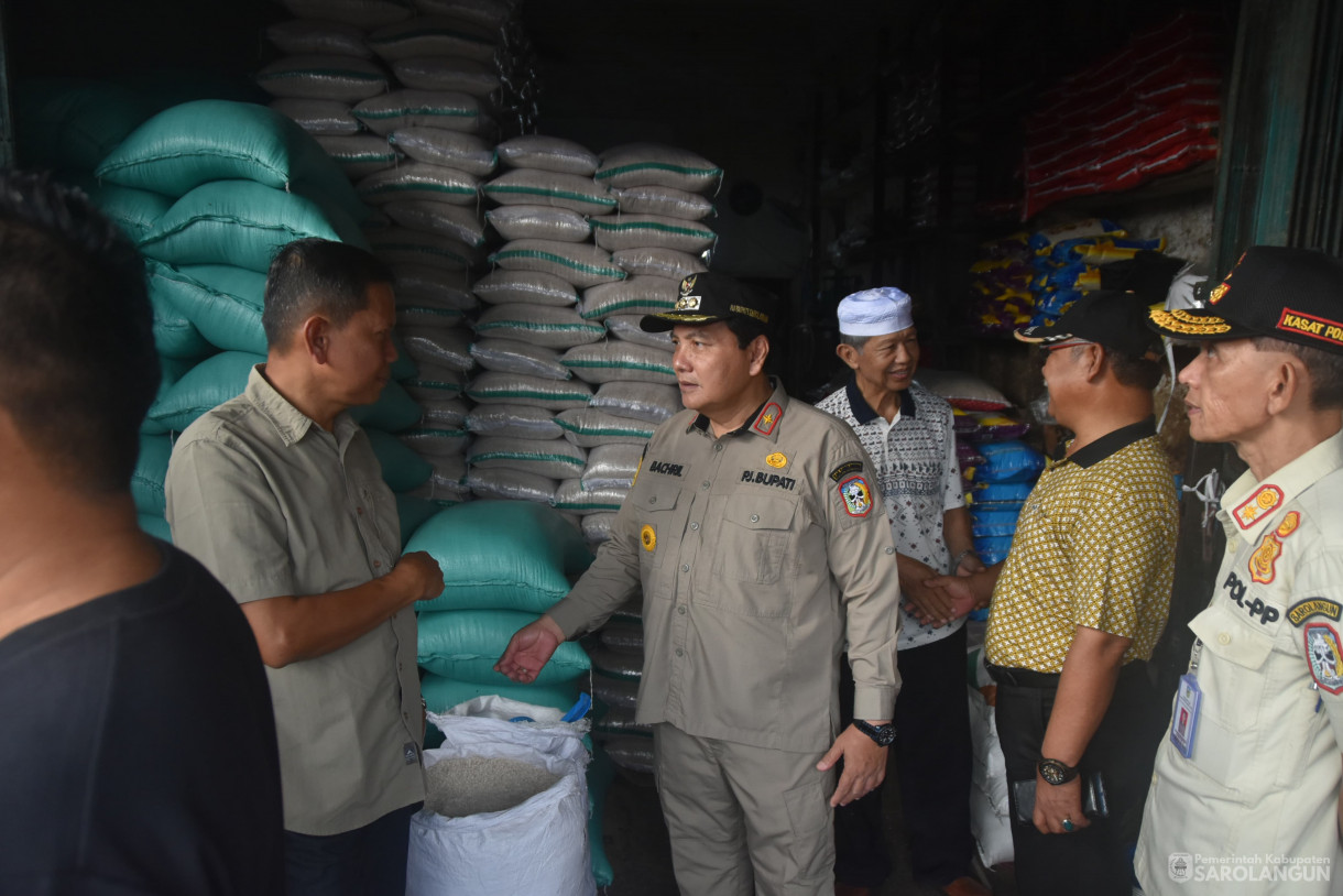 15 Juni 2024 - Sidak Pasar Dalam Rangka Mengecek Harga Dan Ketersediaan Bahan Pokok Mebjelang Hari Raya Idul Adha Di Pasar Atas Sarolangun