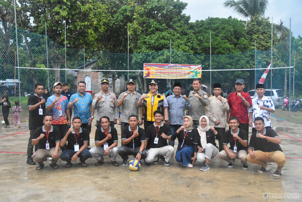 9 Agustus 2024 -&nbsp;Penyerahan Bantuan Kepada Mustahiq Warga Desa Pulau Buayo Program Baznas Sarolangun Sekaligus Pembukaan Turnamen Bola Voli Putri Dalam Rangka Menyambut Hari Kemerdekaan Indonesia, Bertempat di Desa Pulau Buayo kecamatan Bathin VII