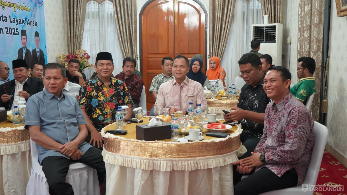 8 Agustus 2025 - Wakil bupati Sarolangun Mengikuti kegiatan Zoom Meeting Penganugrahan Kota Layak Anak Tahun 2025 Bertempat di Rumah Dinas Wakil Bupati Sarolangun