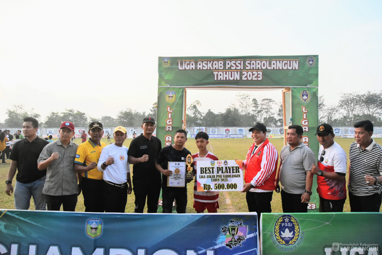 10 September 2023 - Penjabat Bupati Sarolangun Menghadiri Acara Penutupan Liga Askab Sarolangun di Lapangan KONI Sarolangun