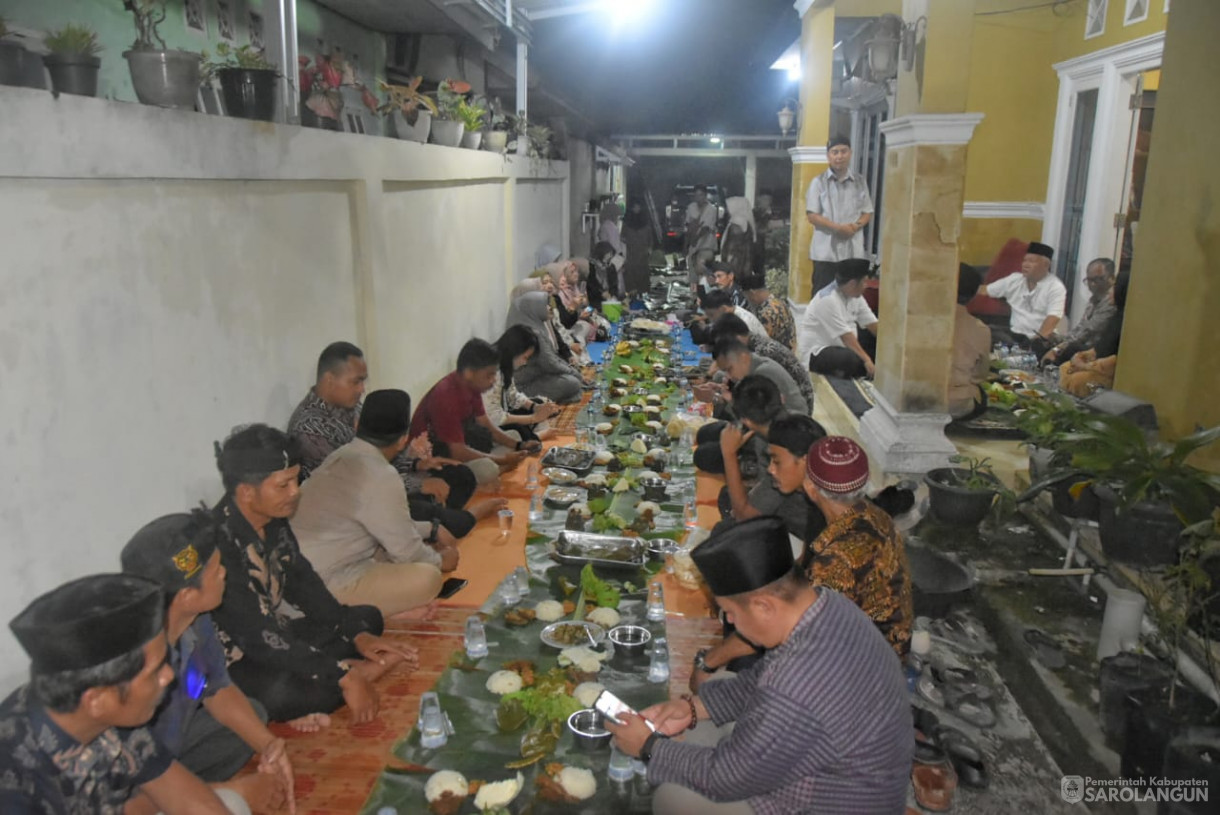 28 November 2024 - Yasinan Dan Pertemuan Rutin Persatuan Pasundan Jambi, Bertempat di Jl. Belakang MAN Sarolangun Kelurahan Aurgading