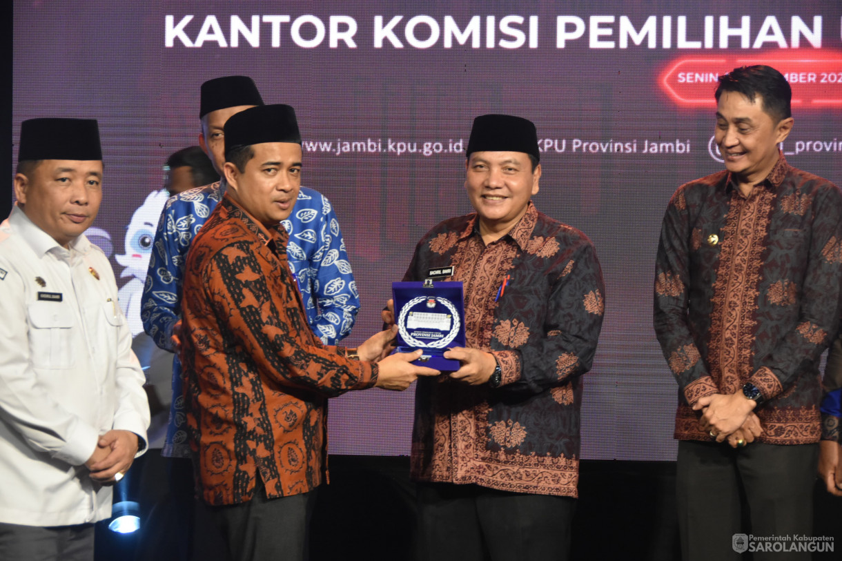 18 Desember 2023 - Silaturahmi Kepemiluan Dan Penyerahan Hibah Tanah Dan Bangunan Kantor Komisi Pemilihan Umum Provinsi Jambi