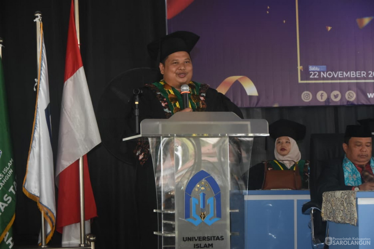 22 November 2025 Bupati Sarolangun H. Hurmin Menghadiri Wisuda Sarjana S1 Angkatan XV Universitas Islam Sarolangun