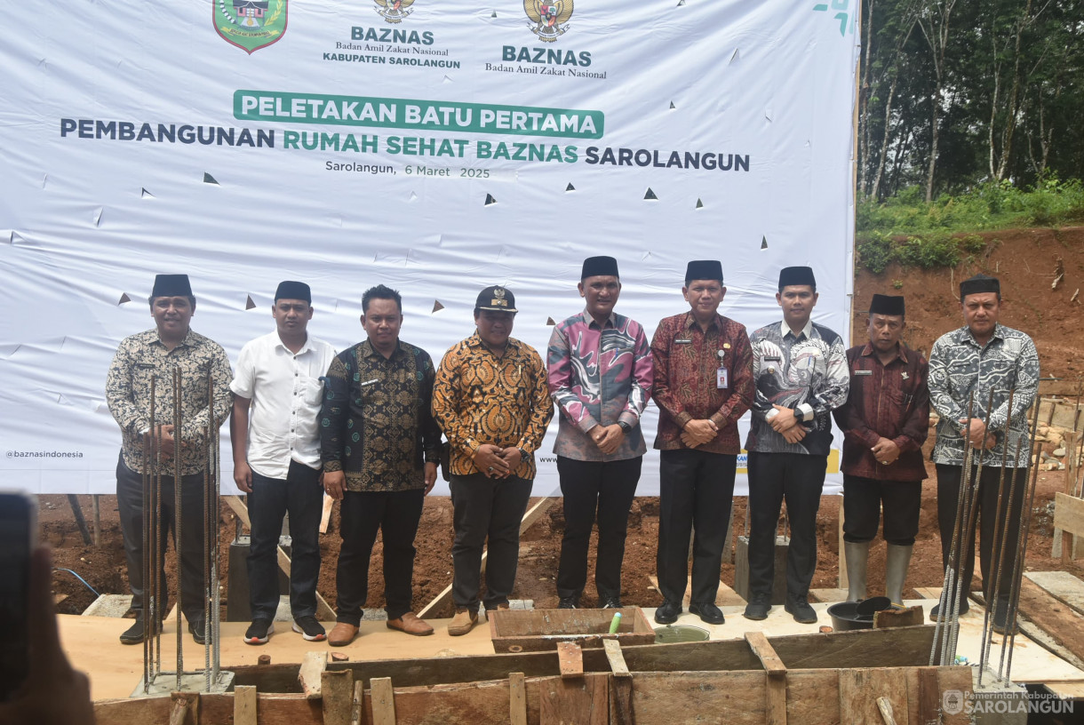 6 Maret 2025 -&nbsp;Peletakan Batu Pertama Pembangunan Rumah Sehat Baznas di Desa Tanjung Kecamatan Bathin VIII