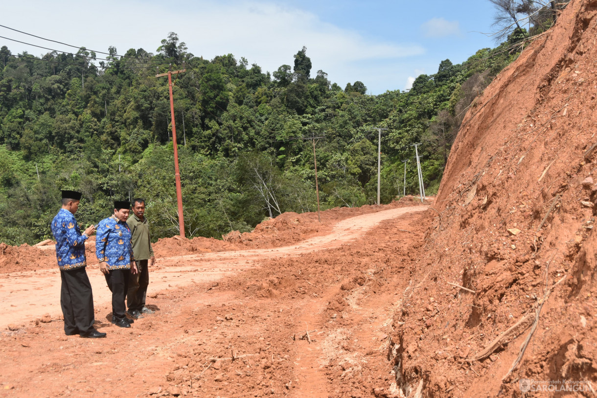 17 April 2024 - Meninjau Perbaikan Jalan Terdampak Longsor Di Tebing Tinggi Kecamatan Batang Asai