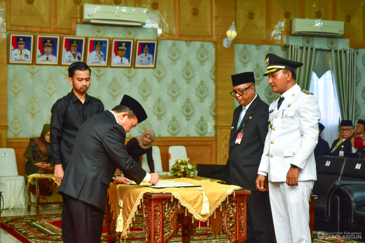 4 Maret 2025 - Serah Terima Jabatan Bupati Sarolangun, Bertempat di Ruang Aula Utama Kantor Bupati Sarolangun&nbsp;