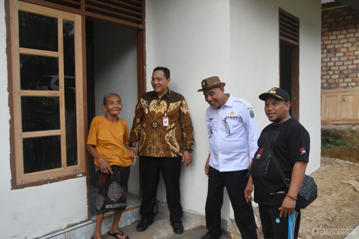 20 Desember 2023 - Meninjau Pembangunan Rumah Layak Huni Dalam Rangka Pengentasan Kemiskinan Ekstrim Di Desa Batu Putih