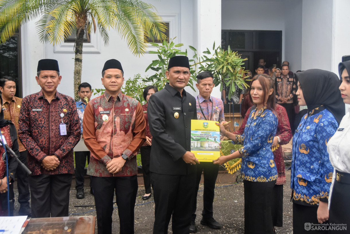 22 Mei 2025 -&nbsp;Penyerahan SK CPNS Tahun 2024 dan Pengambilan Sumpah Janji Jabatan di Lingkungan Pemerintah Kabupaten Sarolangun