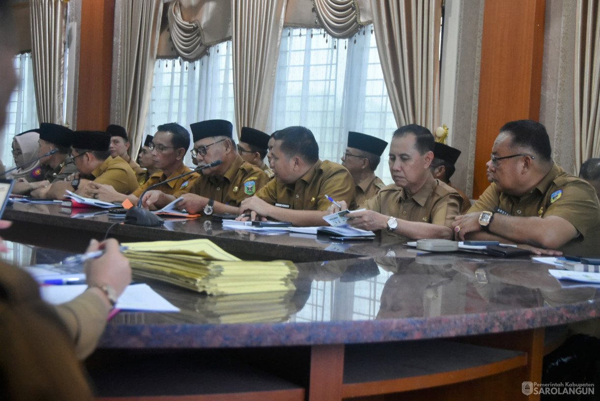 3 Maret 2025 -&nbsp;Rapat Staff Dengan Seluruh Kepala OPD, Bertempat di Ruang Pola Utama Kantor Bupati Sarolangun