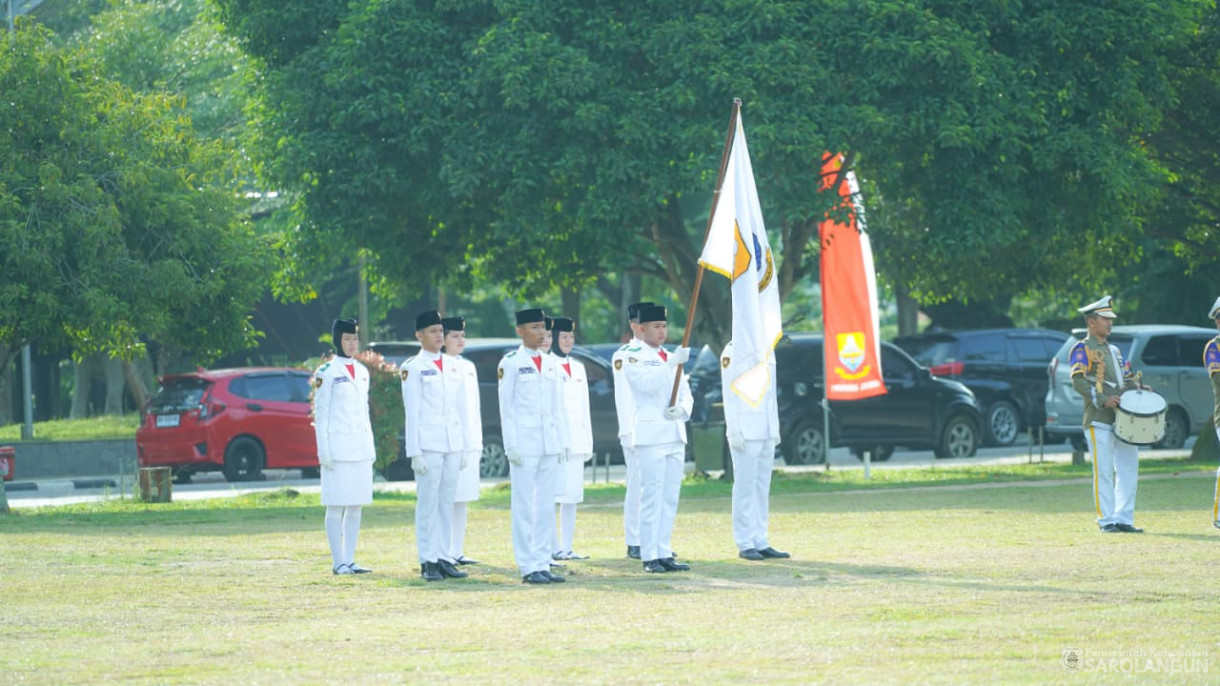 5 Januari 2026 Mengikuti Upacara HUT Provinsi Jambi, Serta Menyerahkan Donasi Pemerintah Daerah Kabupaten Sarolangun Untuk Bencana Alam Sumatera.