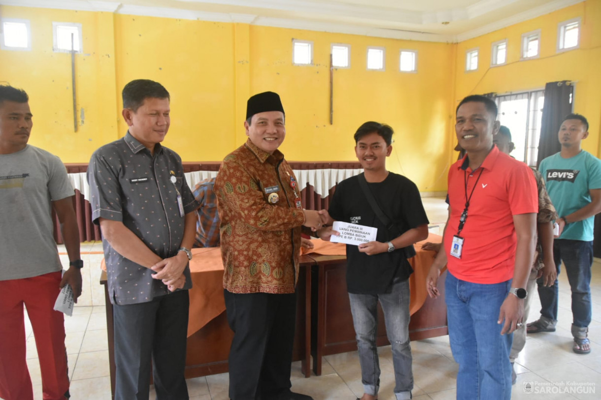 3 Mei 2024 - Pembubaran Panitia Dan Penyerahan Uang Bonus Lomba Pacu Perahu Di Kantor Camat Sarolangun