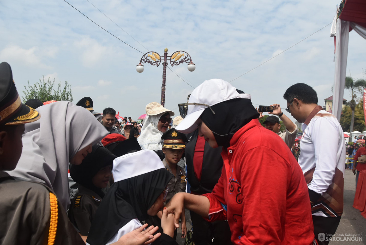 18 Agustus 2024 -&nbsp;Pawai Karnaval Memperingati HUT RI Ke 79, Bertempat di Depan Rumah Dinas Bupati Sarolangun