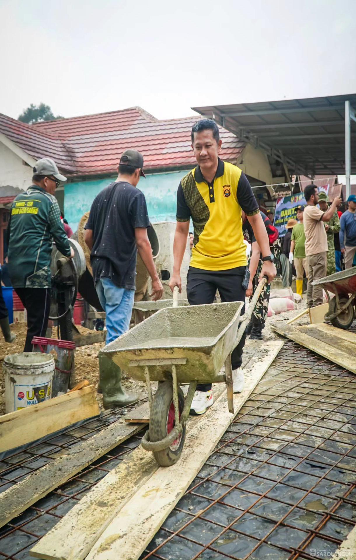 17 Juli 2026 Gotong Royong Perbaikan Jalan dalam Rangka Karya Skala Besar TNI 2026 di Desa Lubuk Sayak Kecamatan Pelawan