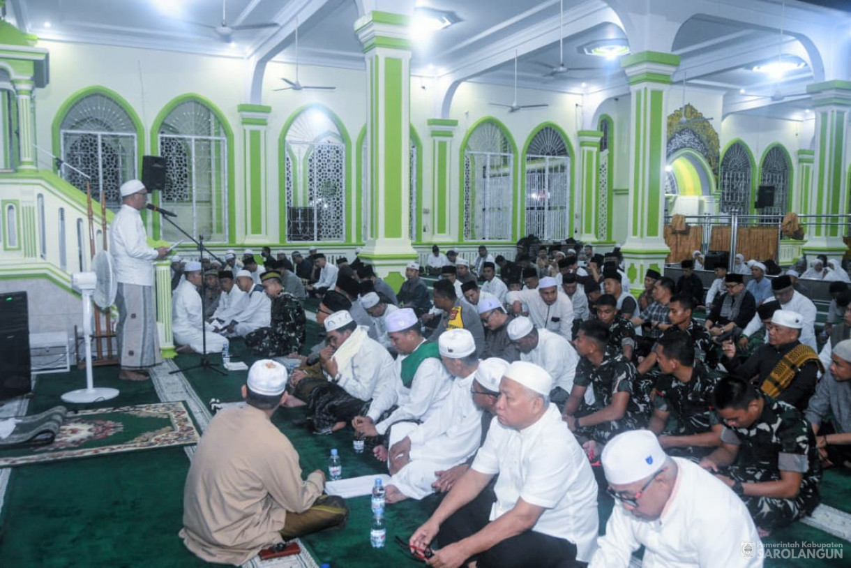 31 Desember 2025 Sholat Maghrib Berjamaah dilanjutkan Yasinan, Dzikir, dan Doa Bersama Tahun Baru 2026 Masehi di Masjid Alfalah Sarolangun