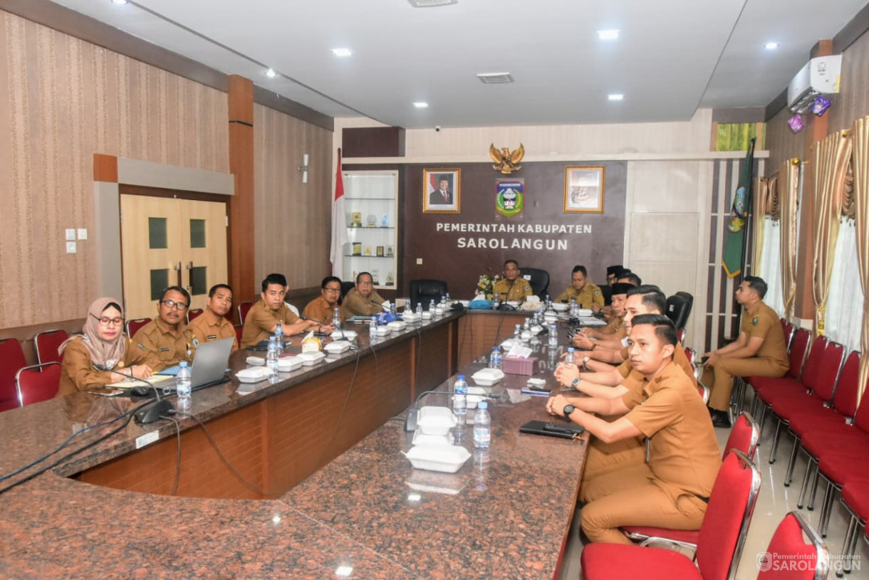2 September 2025&nbsp; Zoom Meeting Dengan Mendagri Mengenai Kondisi Terkini dan Rakor Pengendalian Inflasi Daerah di Ruang Pola Utama Kantor Bupati Sarolangun