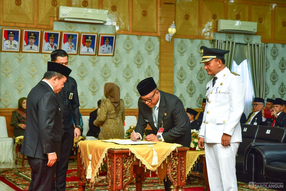4 Maret 2025 - Serah Terima Jabatan Bupati Sarolangun, Bertempat di Ruang Aula Utama Kantor Bupati Sarolangun&nbsp;
