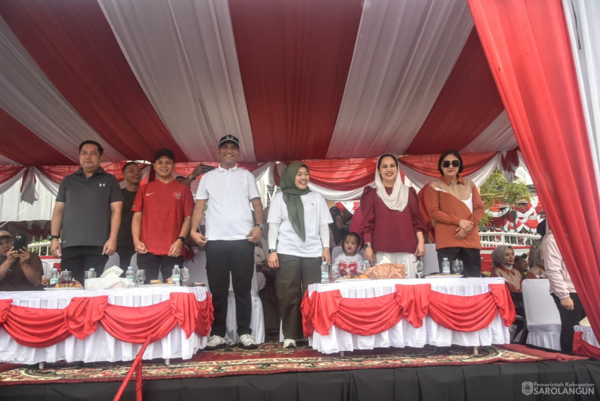 18 Agustus 2025 Pawai Pembangunan di Depan Rumah Dinas Bupati Sarolangun