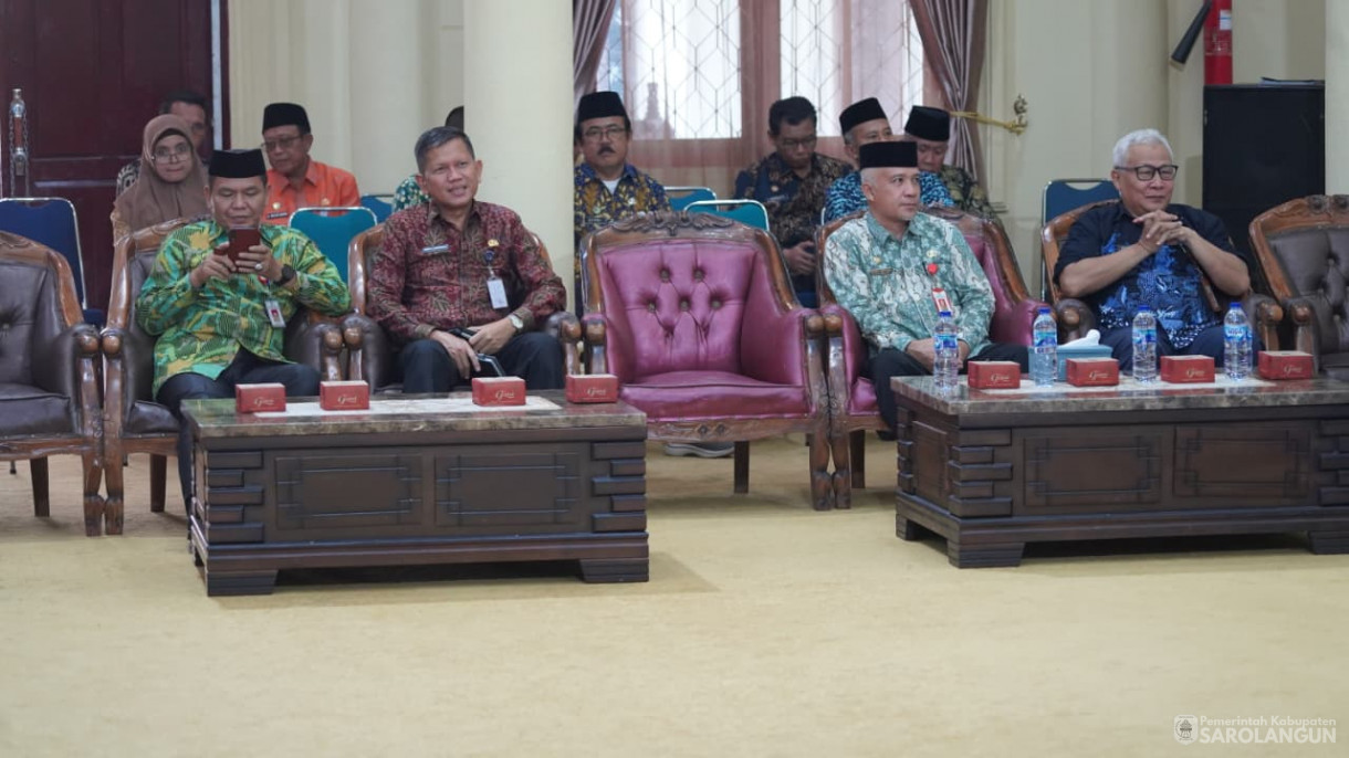 27 November 2025&nbsp; Bupati Sarolangun Hurmin Teken Kesepakatan Bersama Terkait Perda APBD TA 2026&nbsp;