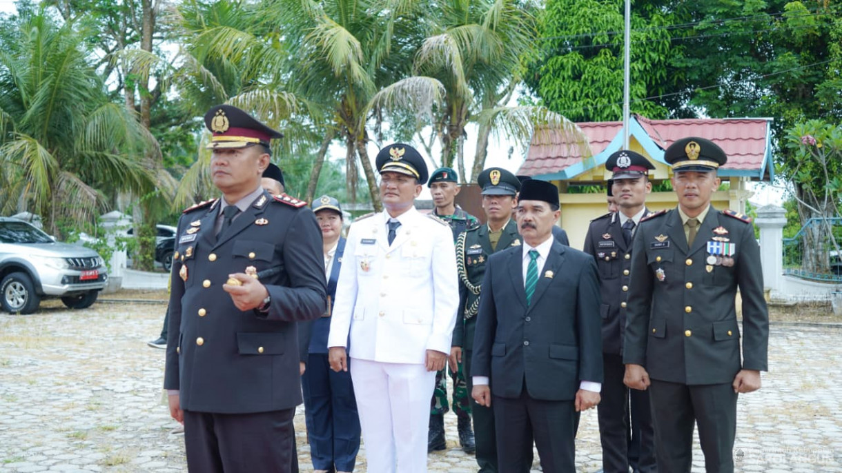 Upacara Peringatan Hari Sumpah Pemuda di Lapangan Gunung Kembang Sarolangun