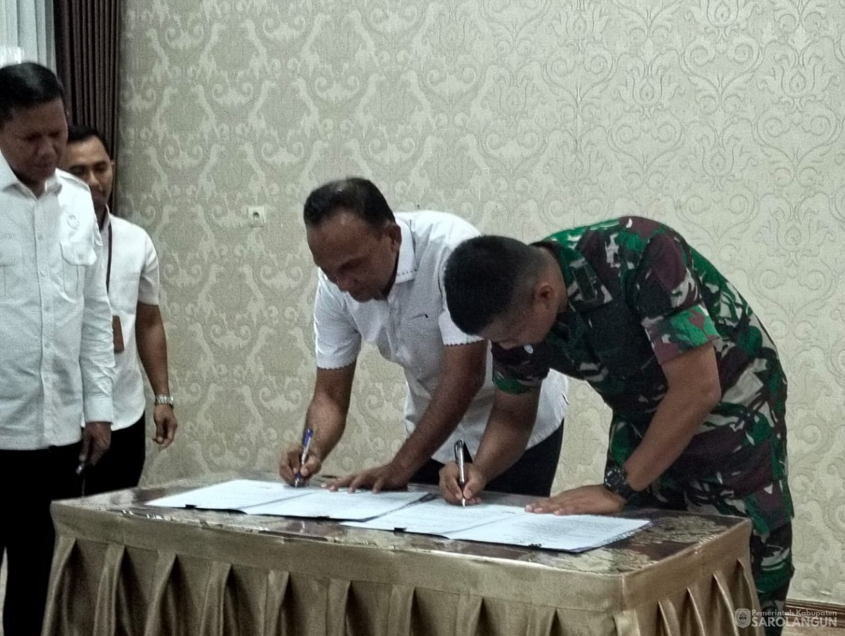 18 Juni 2025 -&nbsp;Penandatanganan MOU Pemerintah Daerah Karyabhakti Batang Asai antara Bupati dengan Dandim
