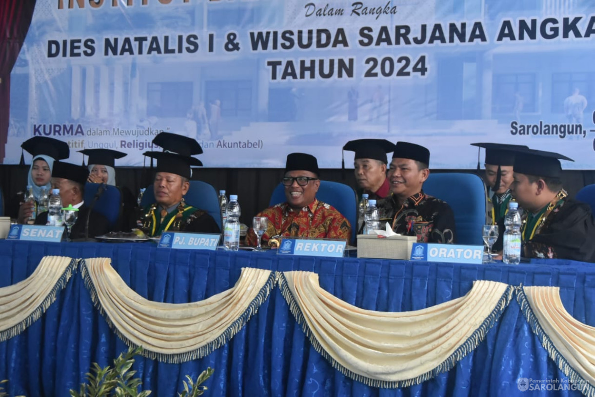 6 November 2024 - Sidang Senat Terbuka Institut Darul Ulum Sarolangun Dalam Rangka Dies Natalis I dan Wisuda Sarjana Angkatan XIV Tahun 2024, Bertempat di Institut Darul Ulum Sarolangun