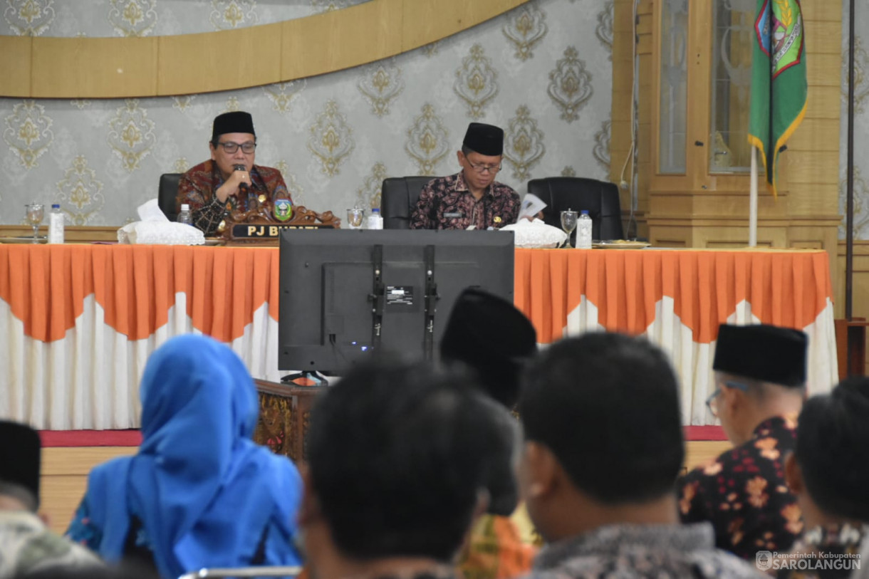 7 September 2023 - Penjabat Bupati Sarolangun Memimpin Rapat Koordinasi Dalam Rangka Percepatan Reformasi Birokrasi Pemerintahan Kabupaten Sarolangun di Ruang Aula Utama Kantor Bupati Sarolangun